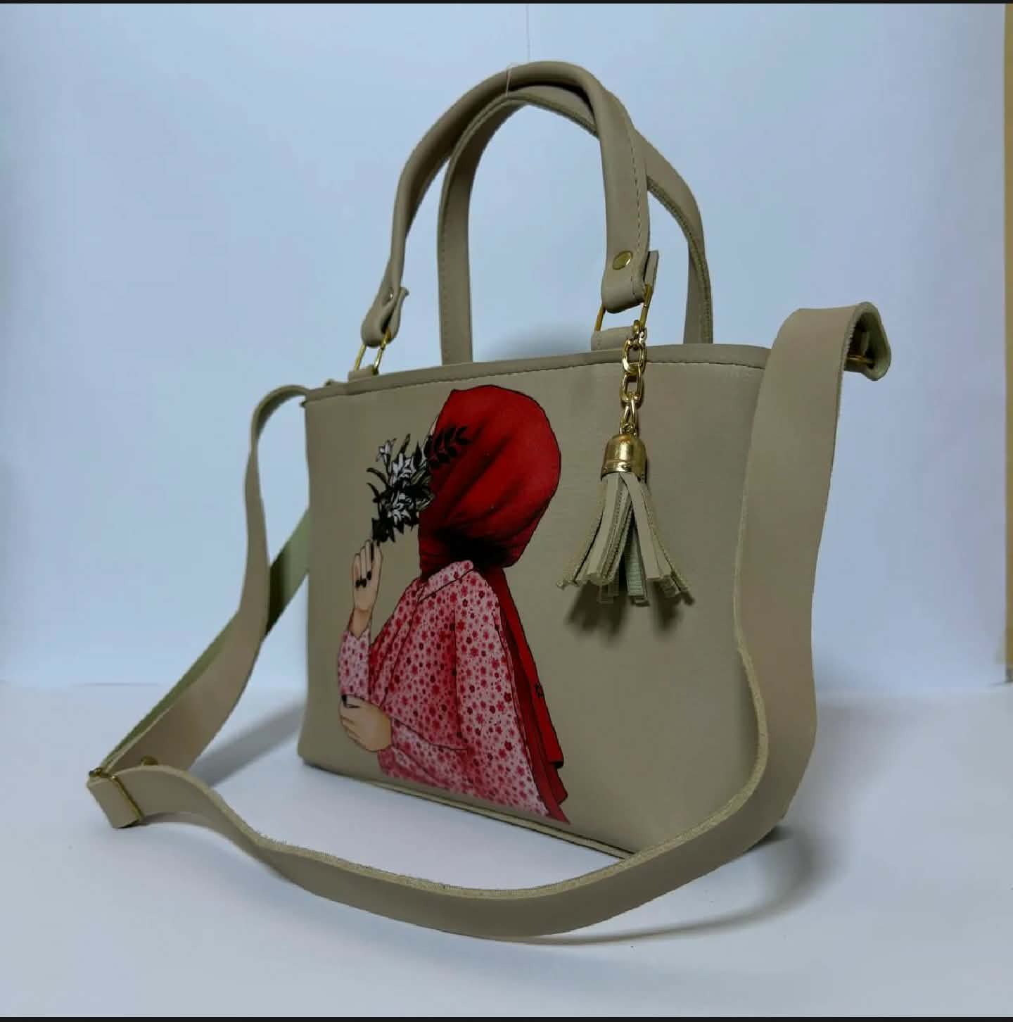 Ladies Premium Hand Purse – Elegant Style.